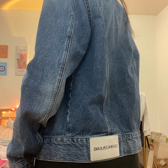 Calvin Klein denim jacket, color block size small. In basically new condition - Picture 2 of 4